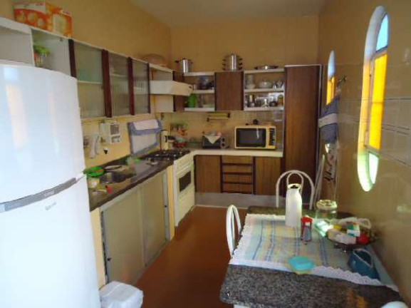 Imagem Casa com 4 Quartos à Venda, 295 m² em Centro - Teresina