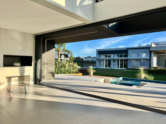 Imagem Casa com 5 Quartos à Venda, 320 m² em -- - Capao Da Canoa Imagem Casa com 5 Quartos à Venda, 320 m² em -- - Capao Da Canoa