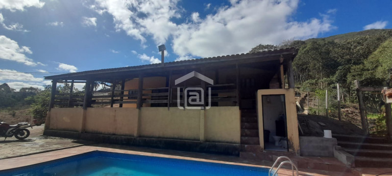 Imóvel com 3 Quartos à Venda, 3.000 m² em Laranjeiras De Caldas (rural) - Caldas