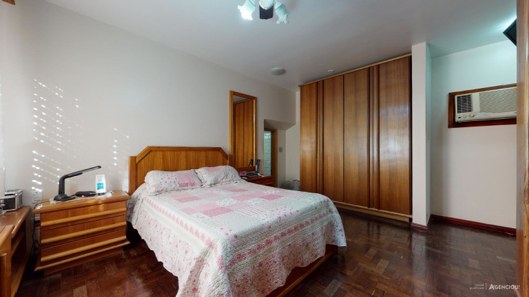 Imagem Apartamento com 3 Quartos à Venda, 250 m² em Cristal - Porto Alegre Imagem Apartamento com 3 Quartos à Venda, 250 m² em Cristal - Porto Alegre