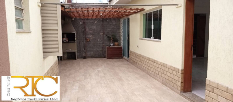 Imagem Casa com 4 Quartos à Venda, 180 m² em Jardim Dos Lagos - São Paulo