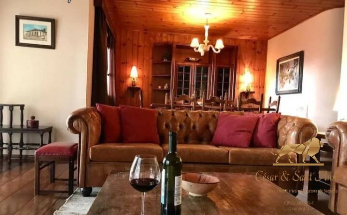 Imagem Casa com 4 Quartos à Venda, 1.137 m² em Alto Capivari - Campos Do Jordão