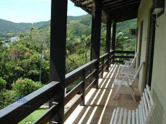 Casa com 5 Quartos à Venda, 600 m² em Itacorubi - Florianópolis