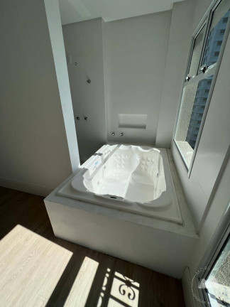 Imagem Apartamento com 4 Quartos à Venda, 170 m² em Meia Praia - Itapema