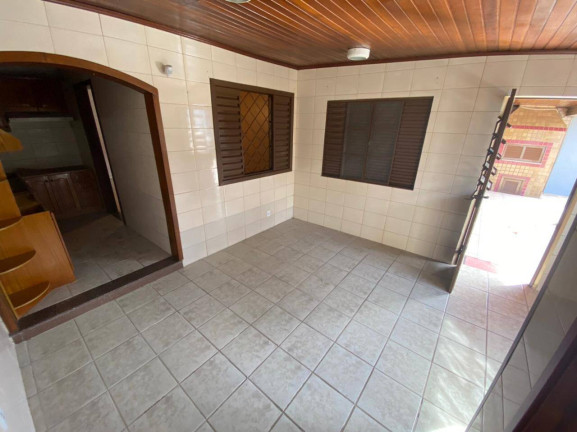 Imagem Casa com 4 Quartos à Venda, 360 m² em Canoas