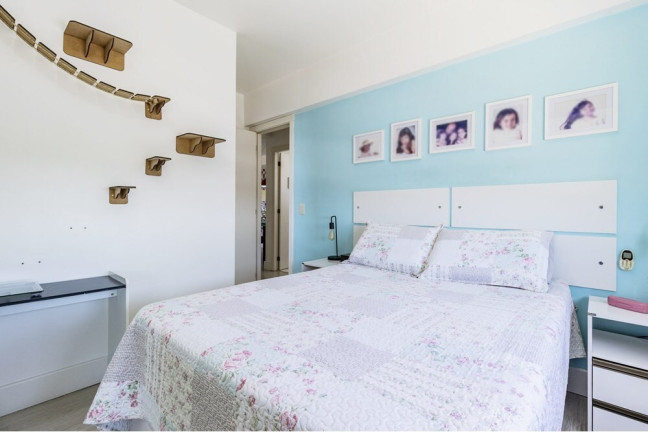 Imagem Imóvel com 3 Quartos à Venda, 69 m² em Vila Ipiranga - Porto Alegre