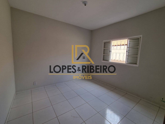 Imagem Casa com 2 Quartos à Venda, 250 m² em Jardim Itamarati - Botucatu