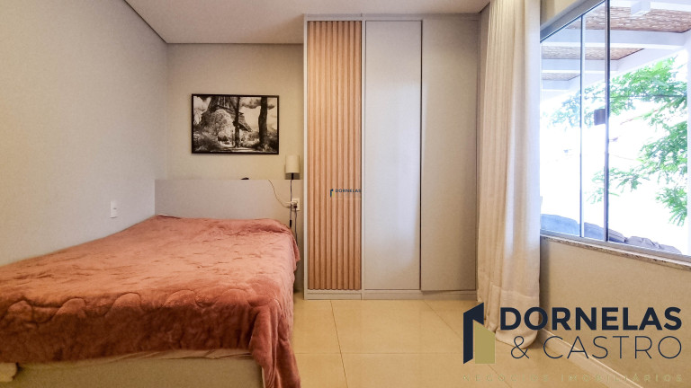 Imagem Casa com 5 Quartos à Venda, 800 m² em Guará I - Brasília Imagem Casa com 5 Quartos à Venda, 800 m² em Guará I - Brasília