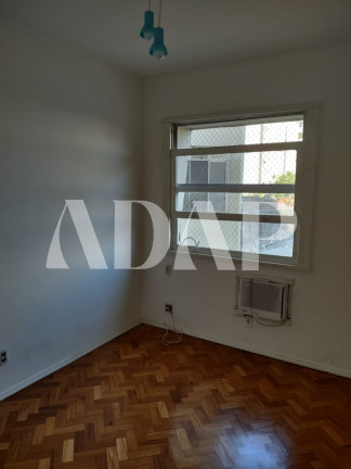 Imagem Imóvel com 3 Quartos à Venda, 130 m² em Flamengo - Rio De Janeiro Imagem Imóvel com 3 Quartos à Venda, 130 m² em Flamengo - Rio De Janeiro