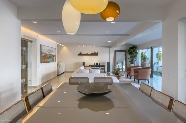 Imagem Casa com 5 Quartos à Venda, 500 m² em Barra Da Tijuca - Rio De Janeiro Imagem Casa com 5 Quartos à Venda, 500 m² em Barra Da Tijuca - Rio De Janeiro