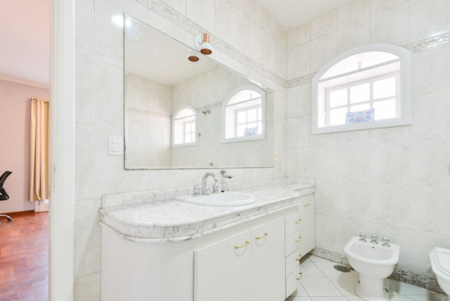 Imagem Casa com 4 Quartos à Venda, 450 m² em Caxingui - São Paulo