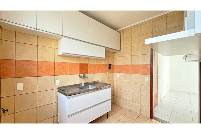 Imagem Imóvel com 3 Quartos à Venda, em Cristal - Porto Alegre Imagem Imóvel com 3 Quartos à Venda, em Cristal - Porto Alegre