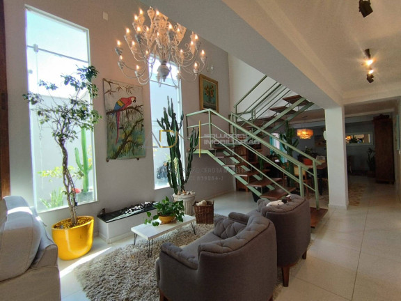 Casa com 3 Quartos à Venda, 270 m² em Centro - Botucatu