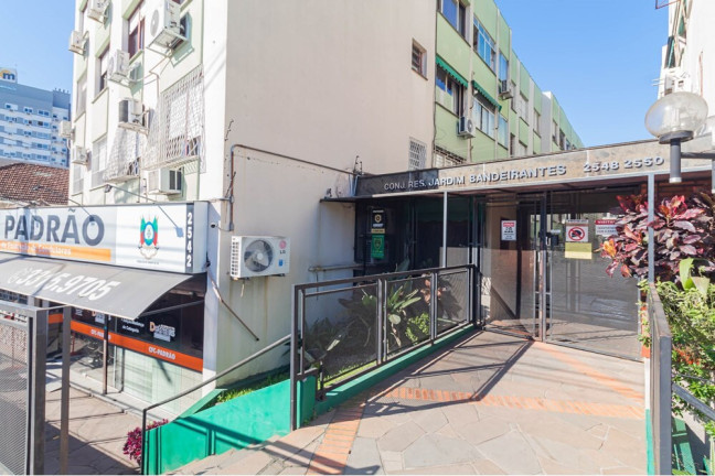 Apartamento com 2 Quartos à Venda, 67 m² em Teresópolis - Porto Alegre