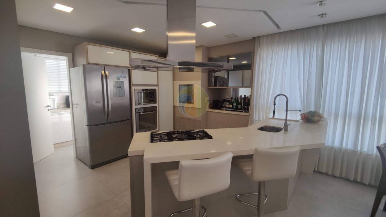 Imagem Apartamento com 3 Quartos à Venda, 236 m² em Pioneiros - Balneário Camboriú Imagem Apartamento com 3 Quartos à Venda, 236 m² em Pioneiros - Balneário Camboriú