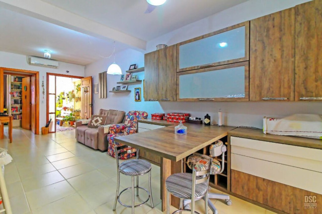 Imagem Casa com 2 Quartos à Venda, 64 m² em Hípica - Porto Alegre