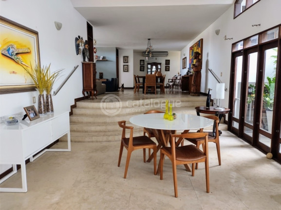 Imagem Casa com 5 Quartos à Venda, 900 m² em Candelária - Natal