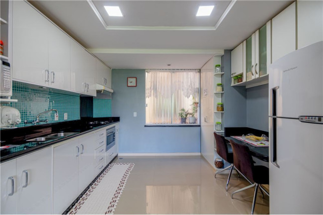 Imagem Imóvel com 3 Quartos à Venda,  em Petrópolis - Porto Alegre