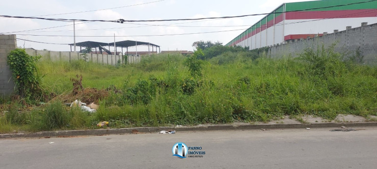 Terreno à Venda, 5.600 m² em Chácaras Rio-petrópolis - Duque De Caxias
