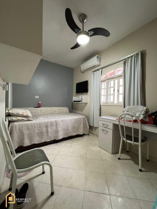 Imagem Casa com 4 Quartos à Venda, 230 m² em Jardim Ana Emilia - Taubaté Imagem Casa com 4 Quartos à Venda, 230 m² em Jardim Ana Emilia - Taubaté