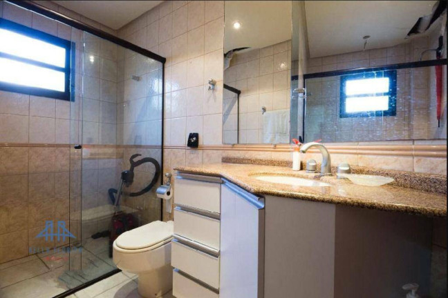 Imagem Casa com 5 Quartos à Venda, 324 m² em Itacorubi - Florianópolis Imagem Casa com 5 Quartos à Venda, 324 m² em Itacorubi - Florianópolis
