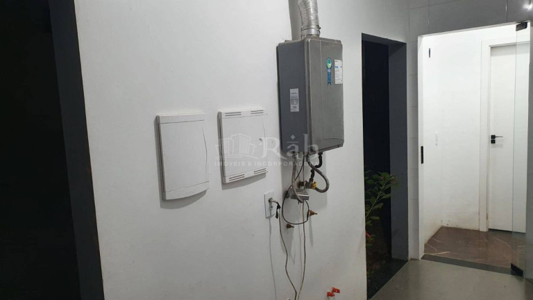 Imagem Sobrado com 3 Quartos à Venda, 220 m² em Santa Regina - Camboriú