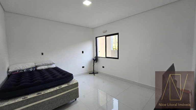 Imagem Sobrado com 4 Quartos à Venda, 300 m² em Massaguaçu - Caraguatatuba