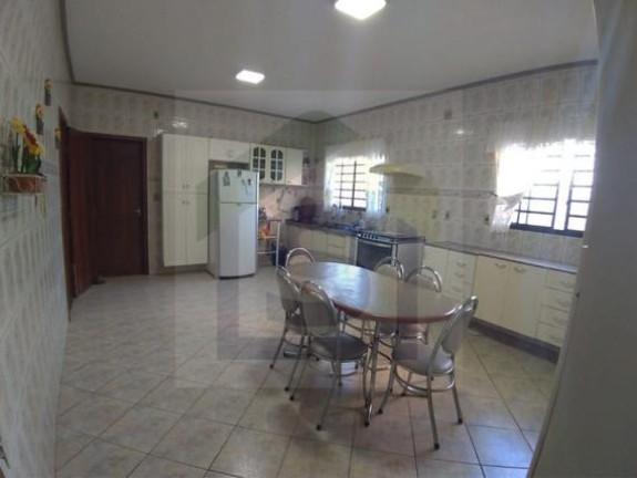Imagem Casa com 5 Quartos à Venda, 200 m² em Vila São Lúcio - Botucatu