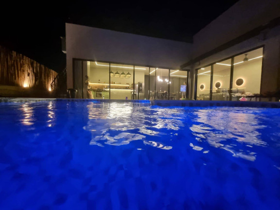 Imagem Casa com 3 Quartos à Venda, 330 m² em Mendonça Imagem Casa com 3 Quartos à Venda, 330 m² em Mendonça