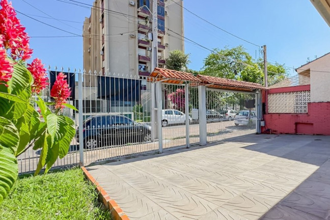 Imagem Casa com 3 Quartos à Venda, 200 m² em Jardim Lindóia - Porto Alegre Imagem Casa com 3 Quartos à Venda, 200 m² em Jardim Lindóia - Porto Alegre
