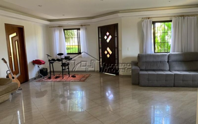 Casa à Venda, 330 m² em Arujá - Arujá