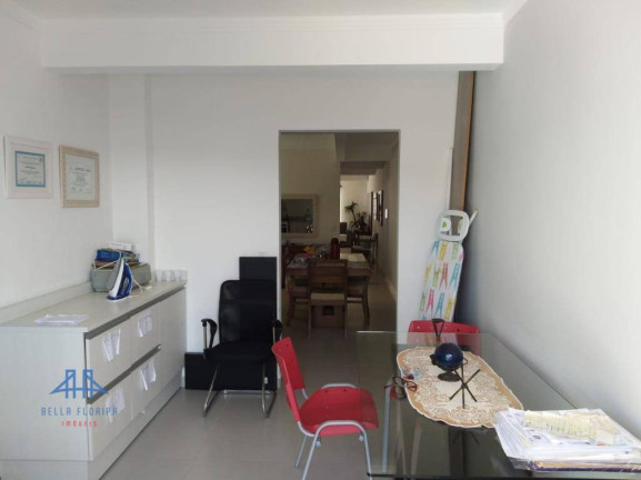 Imagem Casa com 4 Quartos à Venda, 280 m² em Trindade - Florianópolis Imagem Casa com 4 Quartos à Venda, 280 m² em Trindade - Florianópolis