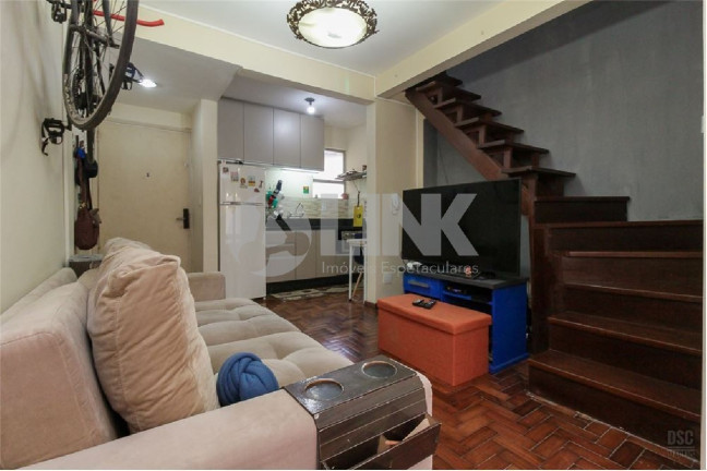 Imagem Apartamento com 1 Quarto à Venda, 75 m² em Farroupilha - Porto Alegre Imagem Apartamento com 1 Quarto à Venda, 75 m² em Farroupilha - Porto Alegre