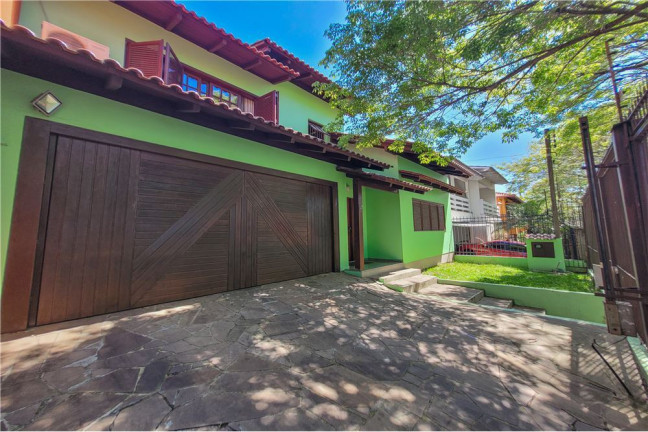Imagem Casa com 4 Quartos à Venda, em Jardim Itu - Porto Alegre Imagem Casa com 4 Quartos à Venda, em Jardim Itu - Porto Alegre