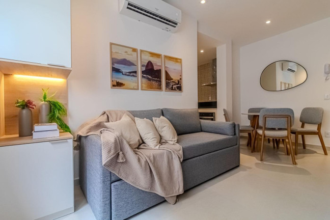 Imagem Apartamento com 2 Quartos à Venda, 68 m² em Copacabana - Rio De Janeiro Imagem Apartamento com 2 Quartos à Venda, 68 m² em Copacabana - Rio De Janeiro