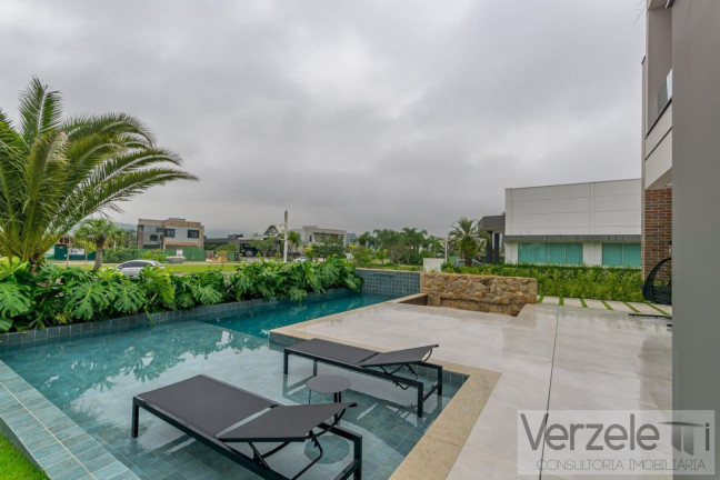 Imagem Casa com 4 Quartos à Venda, 390 m² em Centro - Camboriú Imagem Casa com 4 Quartos à Venda, 390 m² em Centro - Camboriú