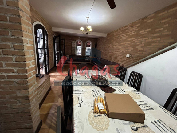 Imagem Sobrado com 4 Quartos à Venda, 212 m² em Centro - Caraguatatuba Imagem Sobrado com 4 Quartos à Venda, 212 m² em Centro - Caraguatatuba