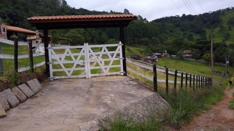 Imagem Chácara com 4 Quartos à Venda, 90 m² em Centro - Paraibuna Imagem Chácara com 4 Quartos à Venda, 90 m² em Centro - Paraibuna