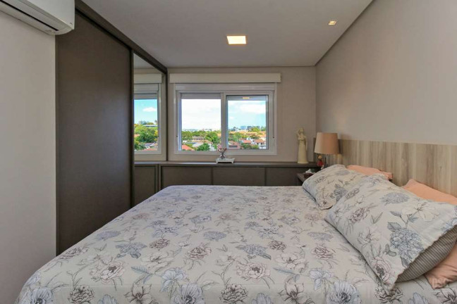 Imagem Apartamento com 2 Quartos à Venda, 70 m² em Santa Maria Goretti - Porto Alegre Imagem Apartamento com 2 Quartos à Venda, 70 m² em Santa Maria Goretti - Porto Alegre