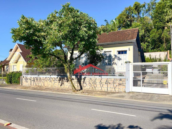 Casa com 3 Quartos à Venda, 200 m² em América - Joinville