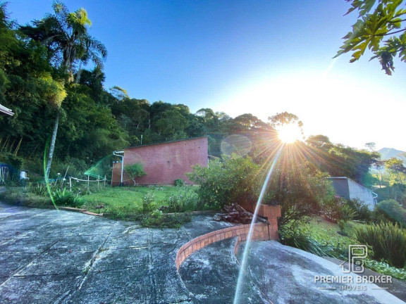 Imagem Casa com 4 Quartos à Venda, 133 m² em Golfe - Teresópolis
