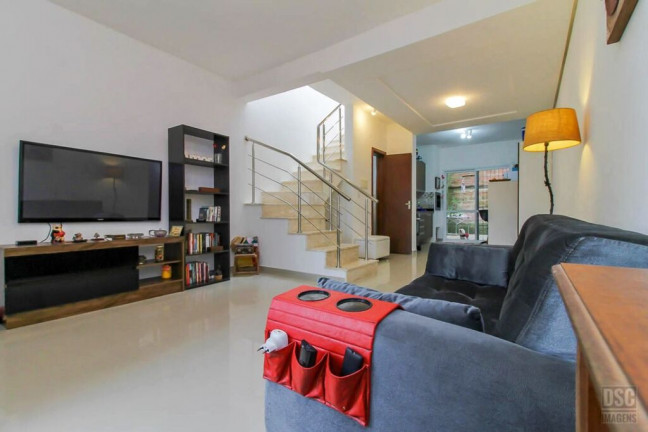 Imagem Casa com 2 Quartos à Venda, 87 m² em Campo Novo - Porto Alegre Imagem Casa com 2 Quartos à Venda, 87 m² em Campo Novo - Porto Alegre