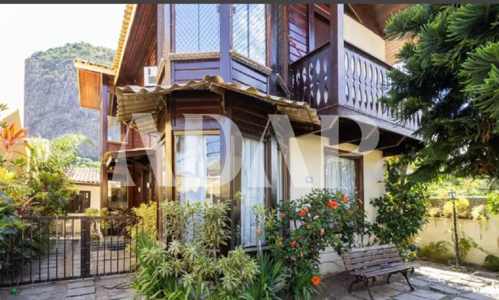 Casa com 3 Quartos à Venda, 160 m² em Vargem Pequena - Rio De Janeiro