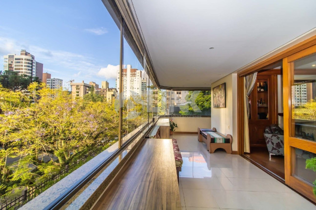 Imagem Apartamento com 4 Quartos à Venda, 250 m² em Bela Vista - Porto Alegre Imagem Apartamento com 4 Quartos à Venda, 250 m² em Bela Vista - Porto Alegre