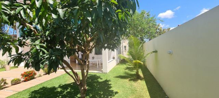Imagem Casa com 5 Quartos à Venda, 340 m² em Estrada Do Côco - Lauro De Freitas Imagem Casa com 5 Quartos à Venda, 340 m² em Estrada Do Côco - Lauro De Freitas