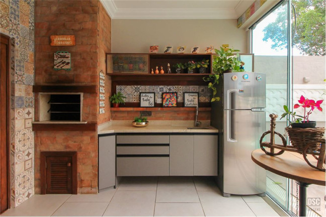 Imagem Casa com 3 Quartos à Venda, em Hípica - Porto Alegre Imagem Casa com 3 Quartos à Venda, em Hípica - Porto Alegre