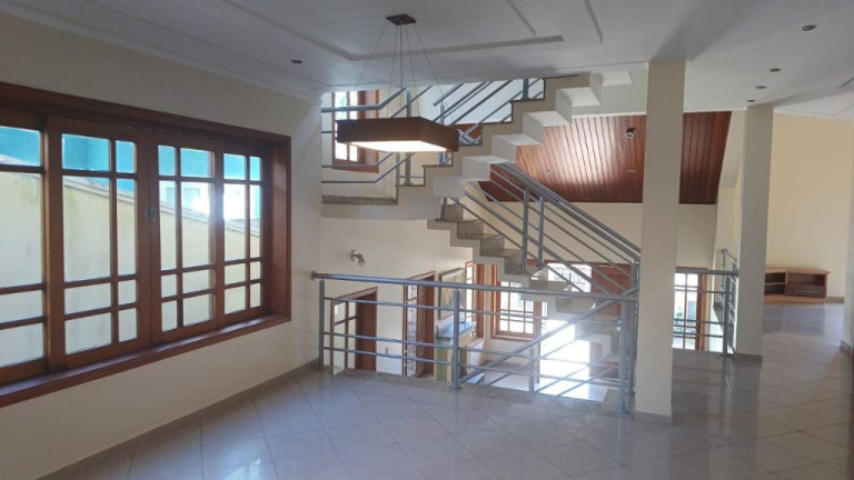 Imagem Sobrado com 4 Quartos à Venda, 335 m² em Caputera - Arujá Imagem Sobrado com 4 Quartos à Venda, 335 m² em Caputera - Arujá
