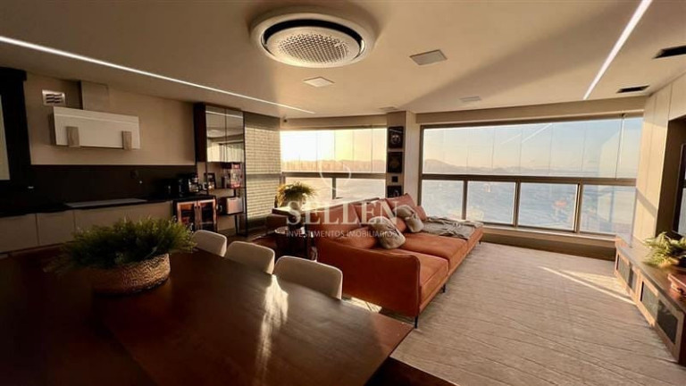 Imagem Apartamento com 3 Quartos à Venda, 183 m² em Centro - Balneário Camboriú Imagem Apartamento com 3 Quartos à Venda, 183 m² em Centro - Balneário Camboriú