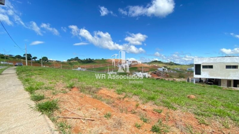Imagem Terreno à Venda, 300 m² Imagem Terreno à Venda, 300 m²