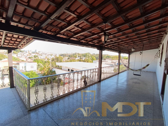 Imagem Sobrado com 4 Quartos à Venda, 314 m² em Eymard - Belo Horizonte